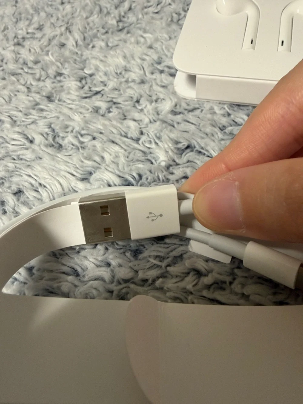 New Apple Bundle of 7 Accessories